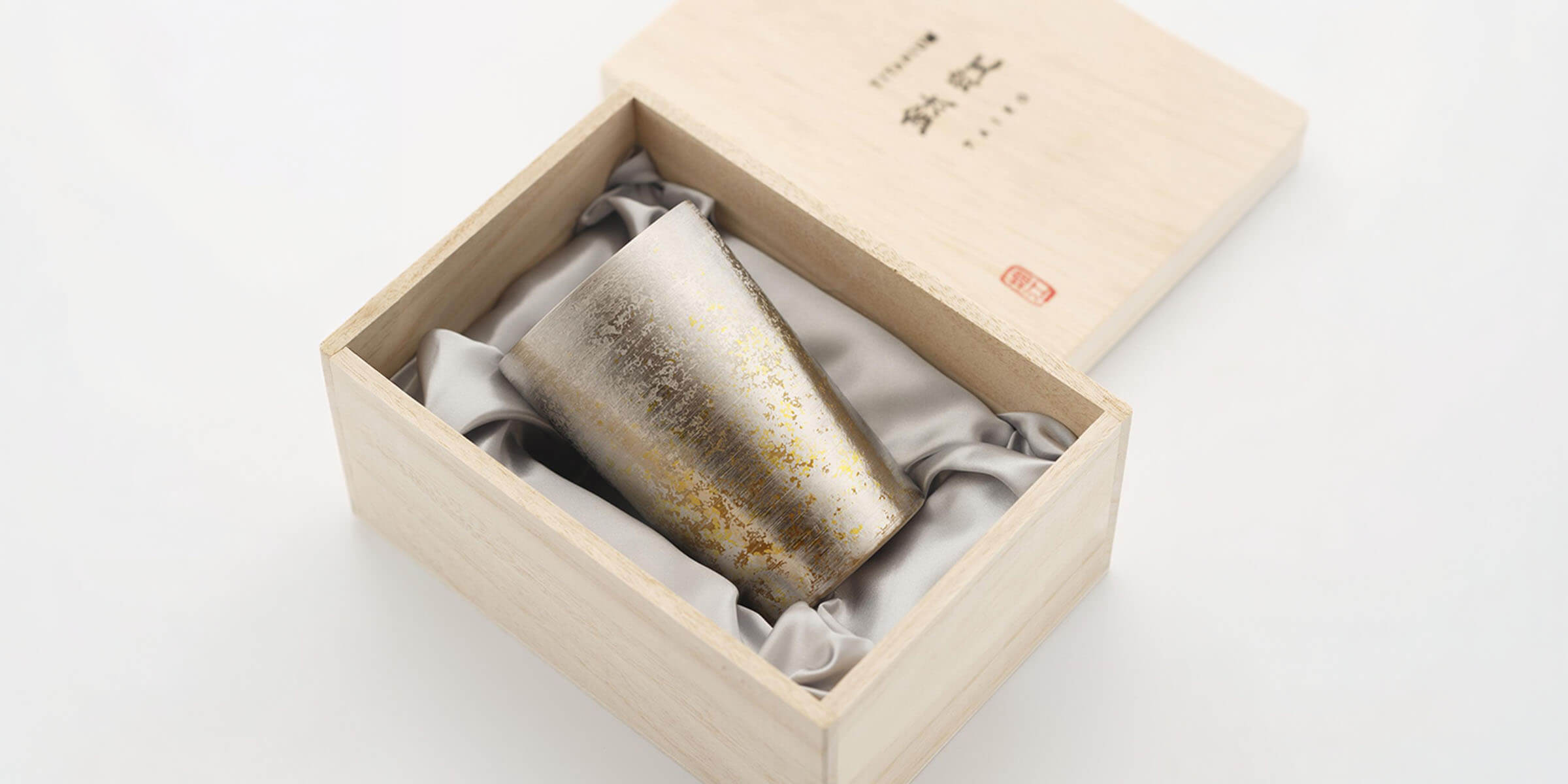 HORIE Taiko Series Titanium Tumbler with double-walled insulation, featuring a traditional drum-inspired silhouette and golden crystalline finish.