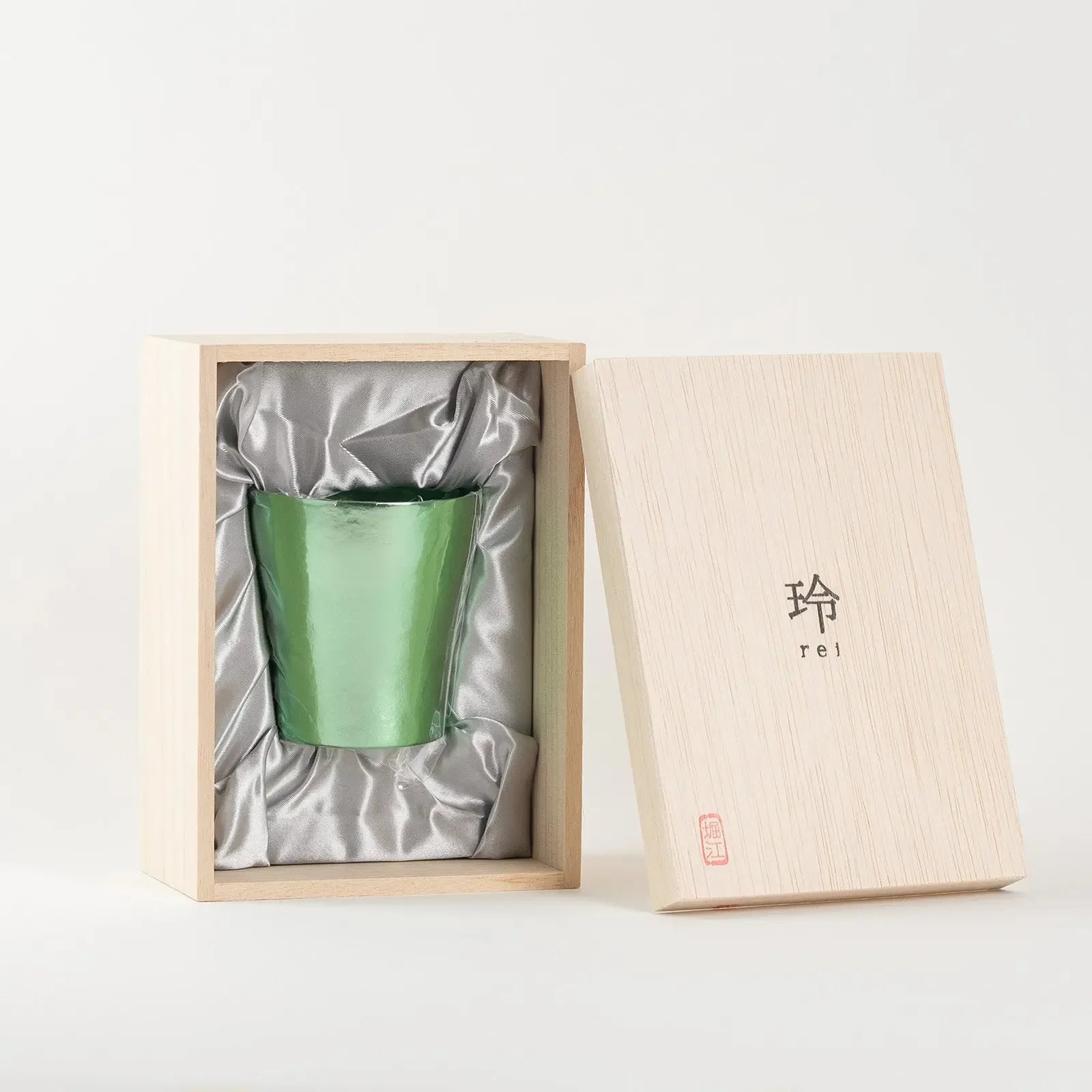 HORIE tumbler in green shown inside Japanese gift box